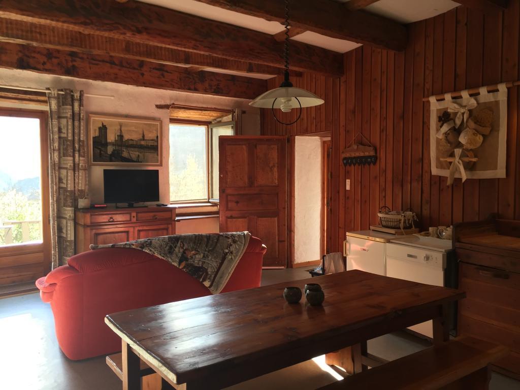 Les Means Bed and Breakfast Meolans-Revel Buitenkant foto