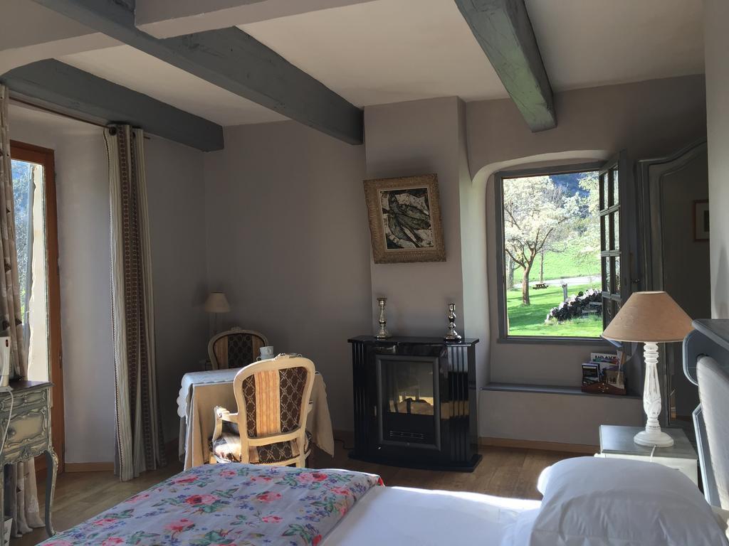 Les Means Bed and Breakfast Meolans-Revel Buitenkant foto
